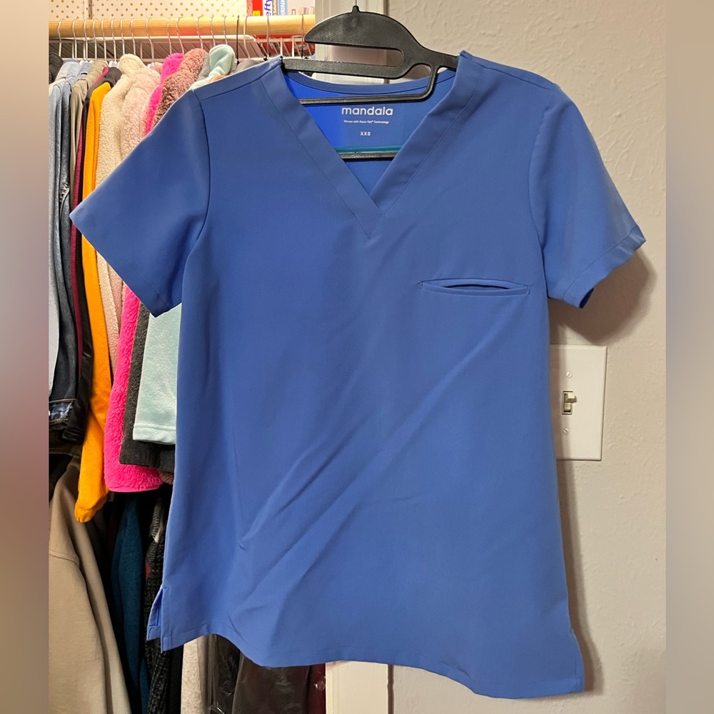 CEIL BLUE mandala scrubs set
